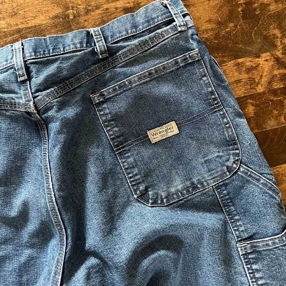 Wrangler Men's Relaxed carpenter Jeans in Classic Blue